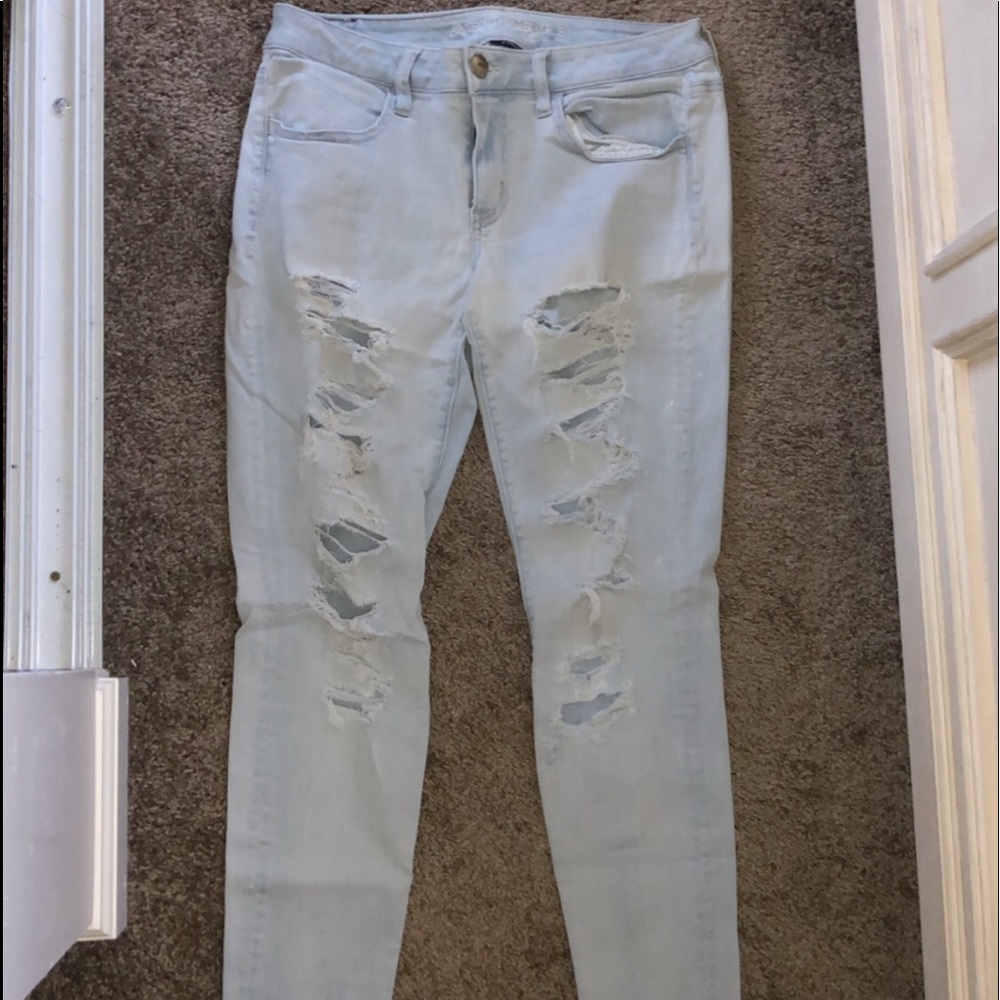 American Eagle light blue jeans